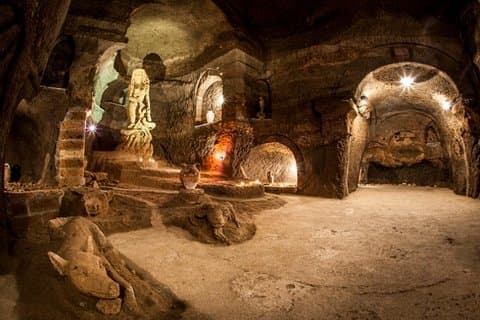Aperitif in the famous underground caves of Orvieto