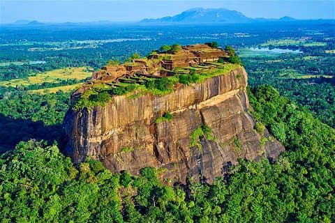 Excursão de um dia Sigiriya com Safari de elefante e almoço em uma casa de aldeia