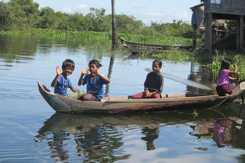 Tour de medio día por el pueblo flotante (Mechrey) y Tole Sap