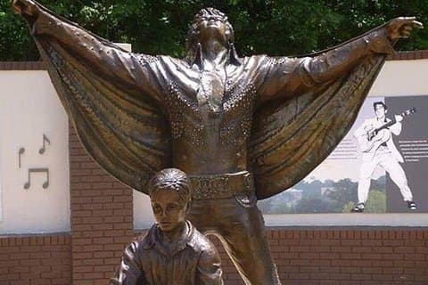Elvis Presley Birthplace Park i Tupelo med transport fra Memphis