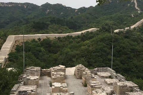 Senderismo en la auténtica y menos abarrotada Gran Muralla y las tumbas Ming en un día
