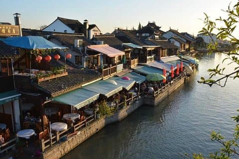 Shanghai Private Tour: Zhujiajiao Sightseeing og Huangpu River Night Cruise