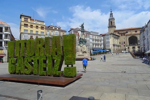 Vitoria Guided Tour and Añana Salt Valley