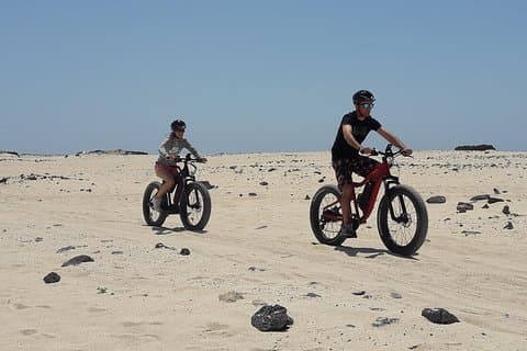 Giro avanzato della bici elettrica grassa Corralejo 5 ore da Caleta De Fuste
