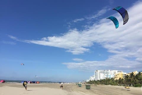 Aulas particulares de kitesurf com foto - gravação de vídeo e lanches na praia
