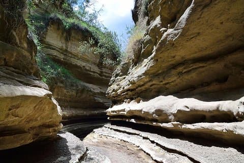 Liten gruppbudgetstur till Hells Gate National Park och Lake Naivasha Boat Ride