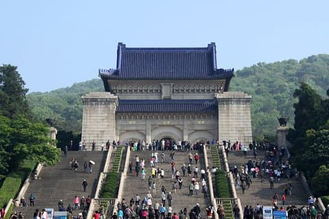 Private Nanjing-Tagestour zum Sun Yat-Sen-Mausoleum, zum Ming-Xiaoling-Grab und zum Konfuzius-Tempel