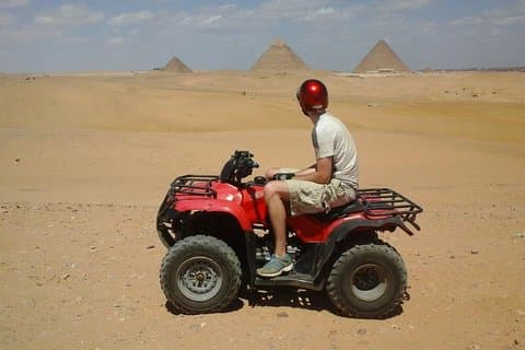 Desert Safari ved Quad Bike Around Pyramids
