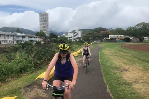 オアフ島で自転車で巡るハワイアンフードツアー