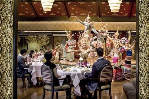 Gourmetmiddag & spektakulär show på Mandarin Oriental