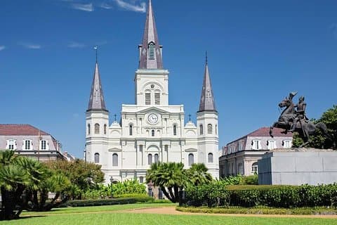 Oak Alley Plantation and New Orleans City Tour