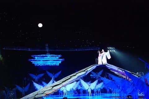 Visite en soirée de Xian: banquet de style Qin et performance de chagrin éternel