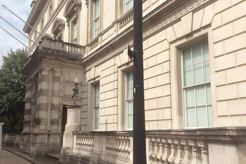 3 timmars Privat Downton Abbey London Locations Walking Tour