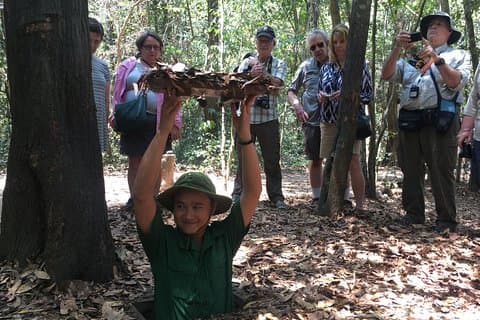 Túneles privados de Cu Chi y puntos destacados de la ciudad de Ho Chi Minh desde el puerto de Nha Rong