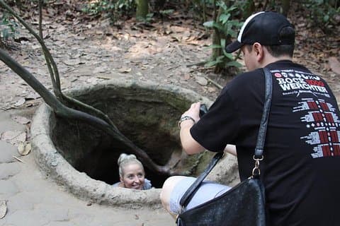 Visite privée du tunnel de Cu Chi et du musée des vestiges de la guerre au port de Nha Rong
