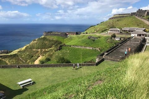 Halvdagstur till Basseterre