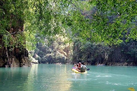 Phang Nga Bay Starlight di John Gray Sea Canoe