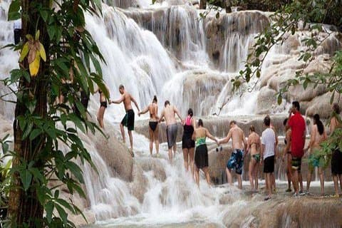 Tour combinado de Dunn's River Falls y Blue Hole desde Ocho Ríos y Runaway Bay