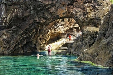 West volcanic pools & Unesco 4x4 Tour