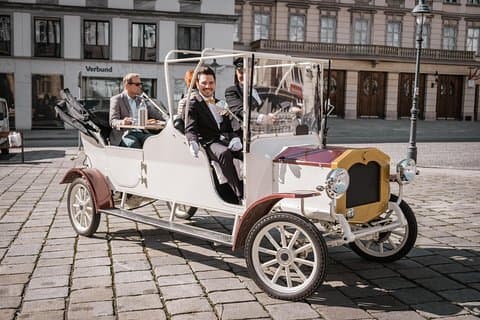 Culinary Sightseeing Tour in an Electro Vintage Car incl. 3-Course Menu