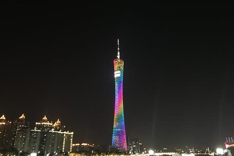 Jantar Buffet no Restaurante Rotativo da Torre de Cantão com Cruzeiro Noturno no Rio das Pérolas