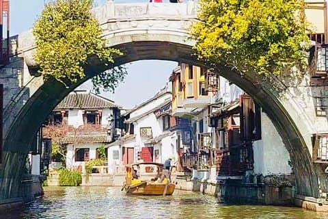 Zhujiajiao Water Town och Shanghai City Highlights Private Day Tour