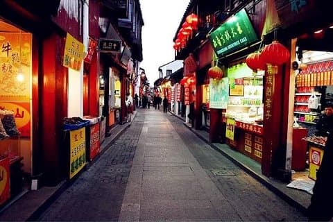 Private Shanghai Layover Tour naar Qibao Ancient Town met Spa-optie