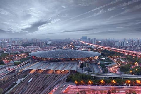 Privévervoer naar het treinstation Shanghai South vanuit City Hotels of Outskirts