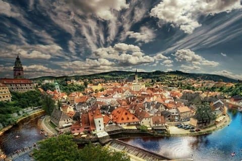 Privat enkelriktad sightseeingöverföring från Prag till Hallstatt via Cesky Krumlov