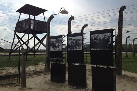 Krakow: Auschwitz-Birkenau og saltgruve - privat/delt transport