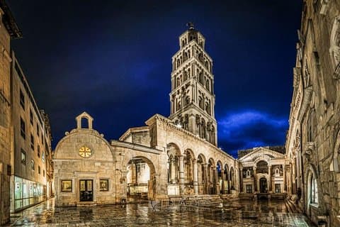 Excursión guiada privada a Plitvice Lakes desde Zagreb con traslado a Split