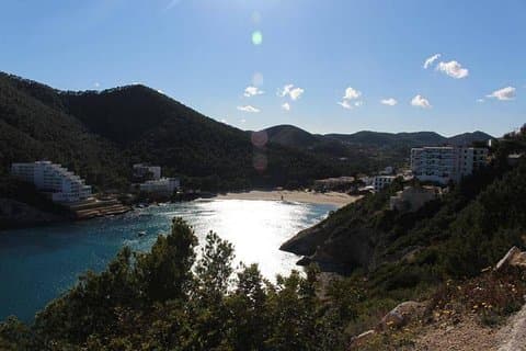 Excursion privée en catamaran à Cala Llonga