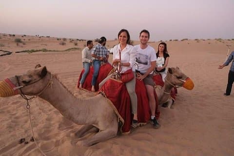 Visite d'une demi-journée de la ville de Jaisalmer, visite du coucher du soleil à dos de chameau avec dîner