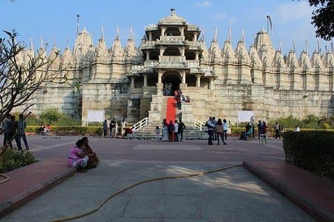 Excursión privada de un día al Templo Jain y Ranakpur desde Udaipur