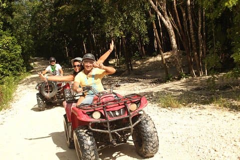 Playa del Carmen Abenteuertour : ATV und Kristallhöhlen