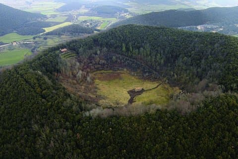 Besalu, Lago Banyoles e Pequeno Grupo de Vulcões Garrotxa de Girona