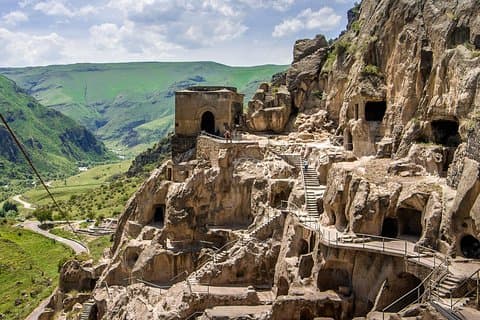 Vardzia-Höhlen - Rabati-Burg - Borjomi-Park von Tiflis eintägige Tour