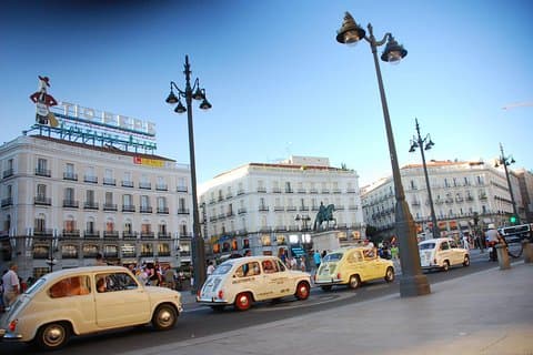 Tour turístico de carro clássico em torno de Madrid