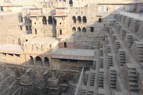 Tagesausflug nach Chand Baori, Step Well & City Palace von Jaipur
