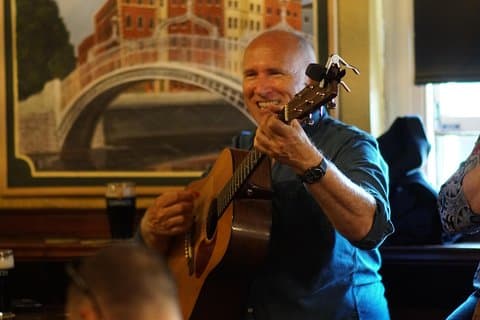 Tradisjonell irsk musikal Pub Crawl