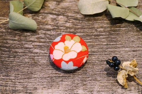 Make unique items with Kimono fabric in a café Kimono fabric badge (38mm)
