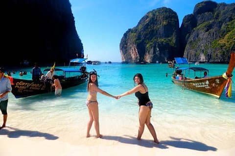 Tour en barco por la isla de Phi Phi – Snorkel, playas y vistas panorámicas