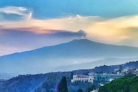 ENTRE SKY ET FIRE ETNA ET TAORMINA