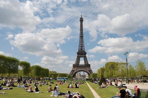 Tour privado de 8 horas por la ciudad de París con conductor y guía oficial: recogida en el hotel