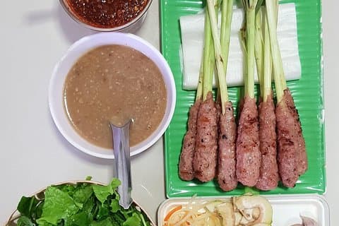 Exploring amazing hidden Hue food