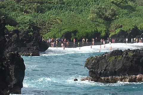 Excursión de 1 día de Oahu a Maui: excursión de un día a Road to Hana desde Oahu con boleto aéreo