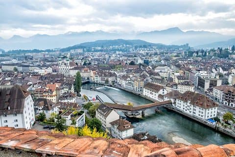 Tour a pie en grupo pequeño por Luzern y crucero por el lago desde Basilea