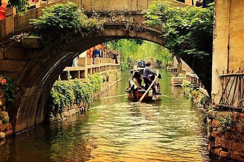 Private Tilpasset Suzhou Highlights Tour inkludert Zhouzhuang Water Village