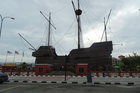 6D 5N Tour Penang Island - Singapur Drop Off