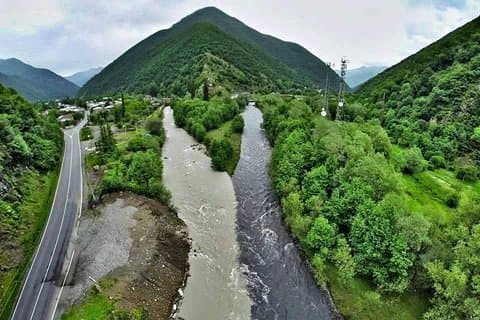 Full dagstur i Kazbegi Ananuri Gudauri Gergeti